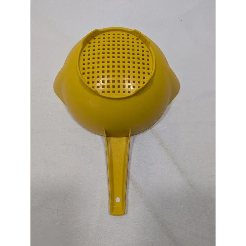 Tupperware Yellow Handheld Strainer – 7.5
